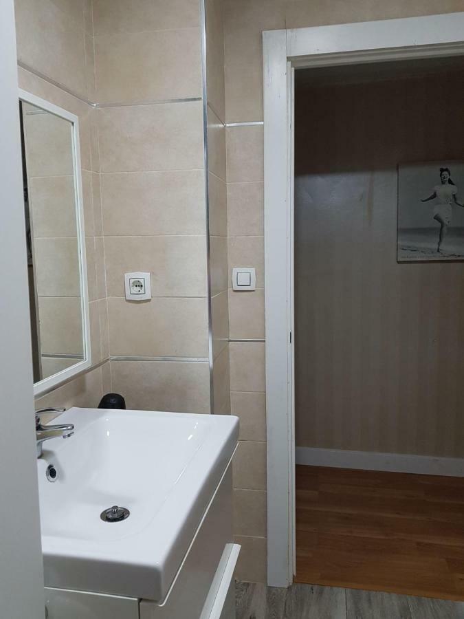 Apartamento Los Marmoles Apartment Malaga Luaran gambar
